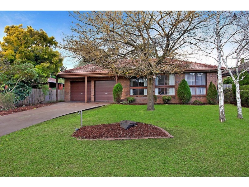 18 Parklands Avenue, Chirnside Park VIC 3116