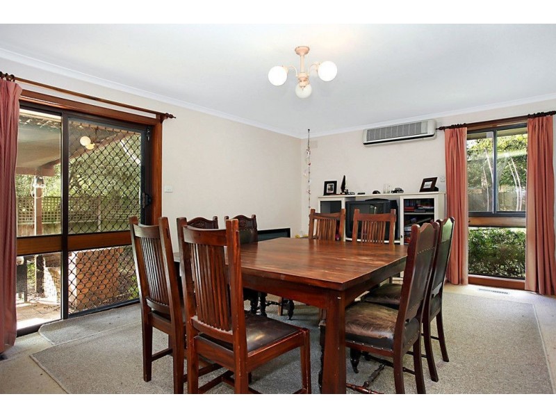 18 Parklands Avenue, Chirnside Park VIC 3116