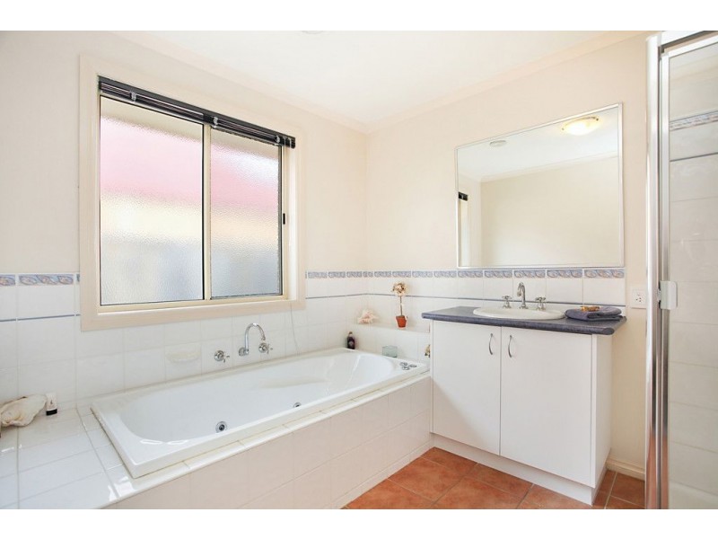 68 Strathfield Parade, Croydon VIC 3136