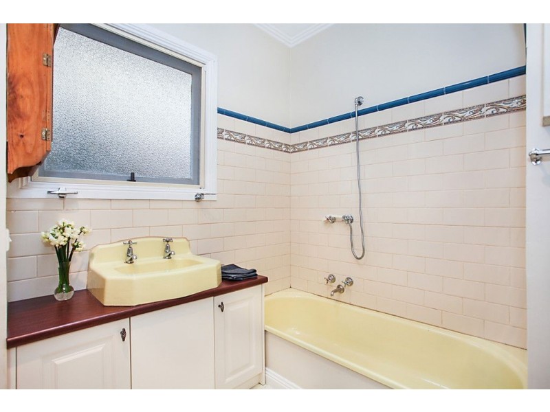 53 Surrey Road East, Croydon VIC 3136