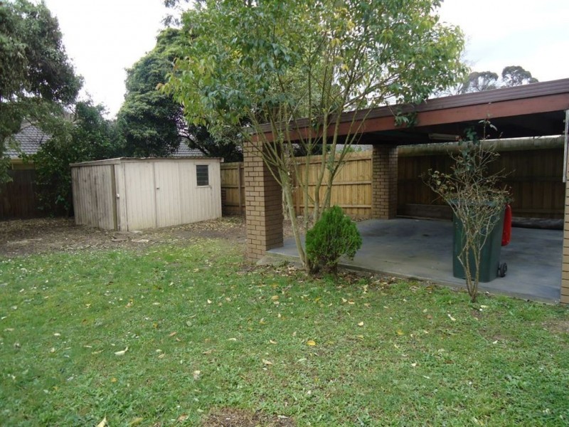 38 Kingloch Parade, Wantirna VIC 3152