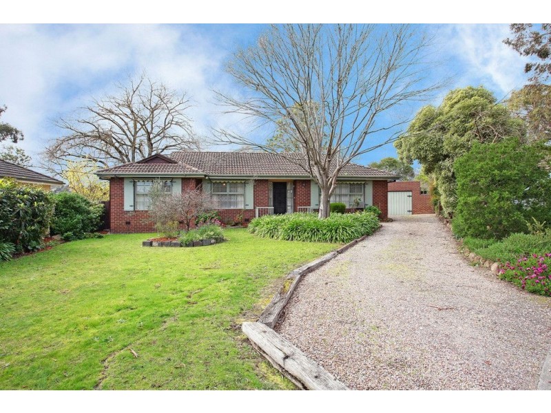 8 Brindy Court, Croydon VIC 3136