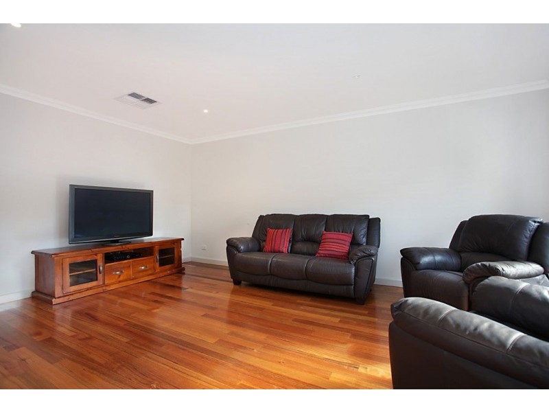 50 Taronga Crescent, Croydon VIC 3136