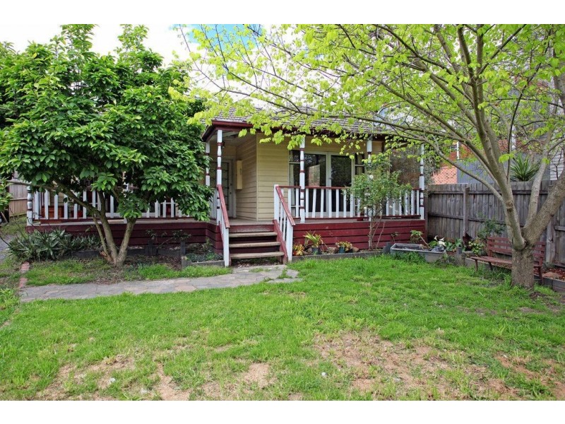 1/3 Alfrick Road, Croydon VIC 3136