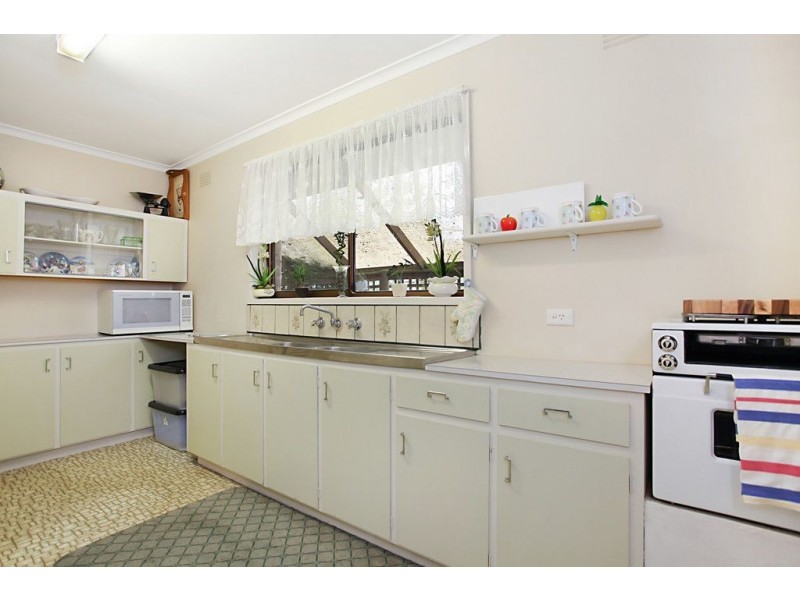 30 Sellick Drive, Croydon VIC 3136