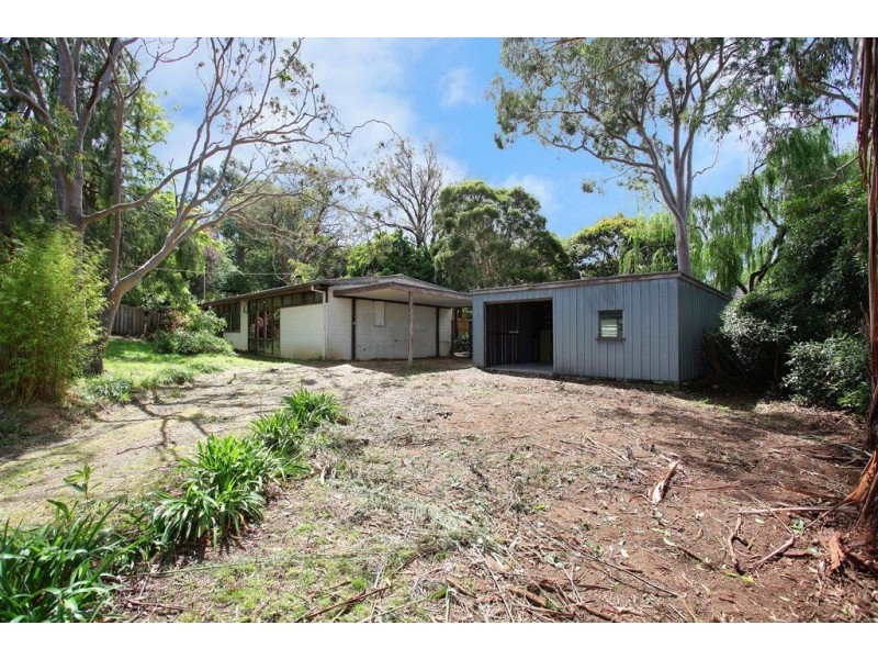 4 Bridge Court, Croydon South VIC 3136