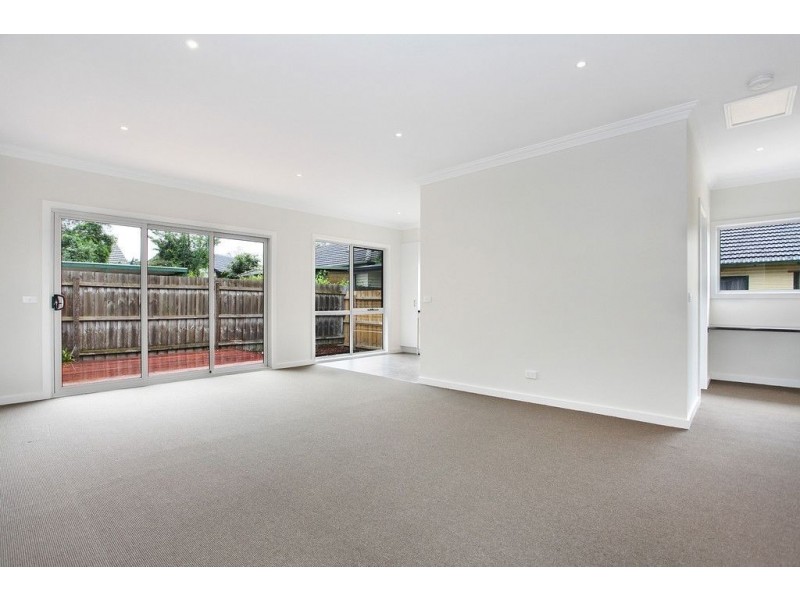 2/12 Andrew Street, Mooroolbark VIC 3138
