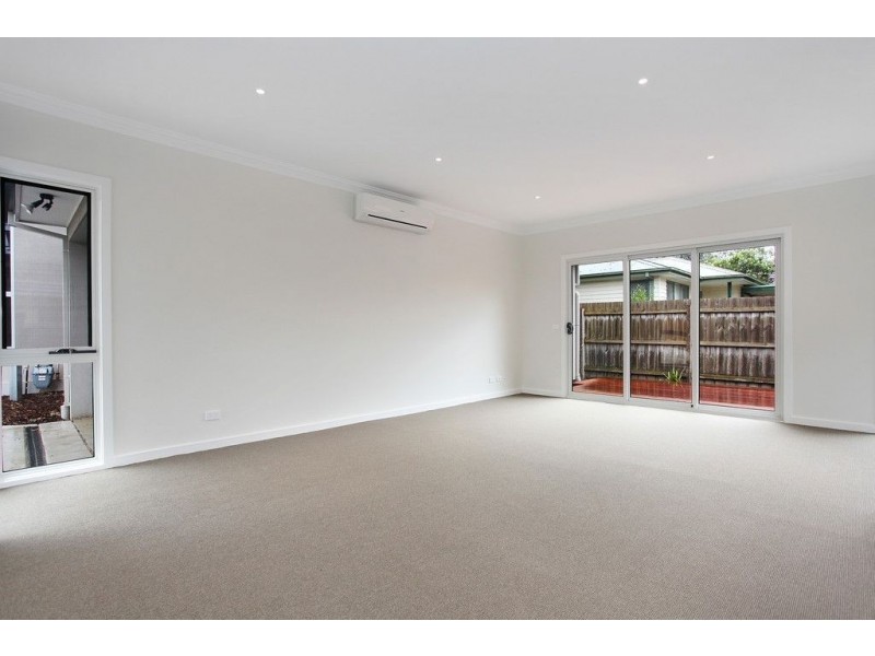 2/12 Andrew Street, Mooroolbark VIC 3138
