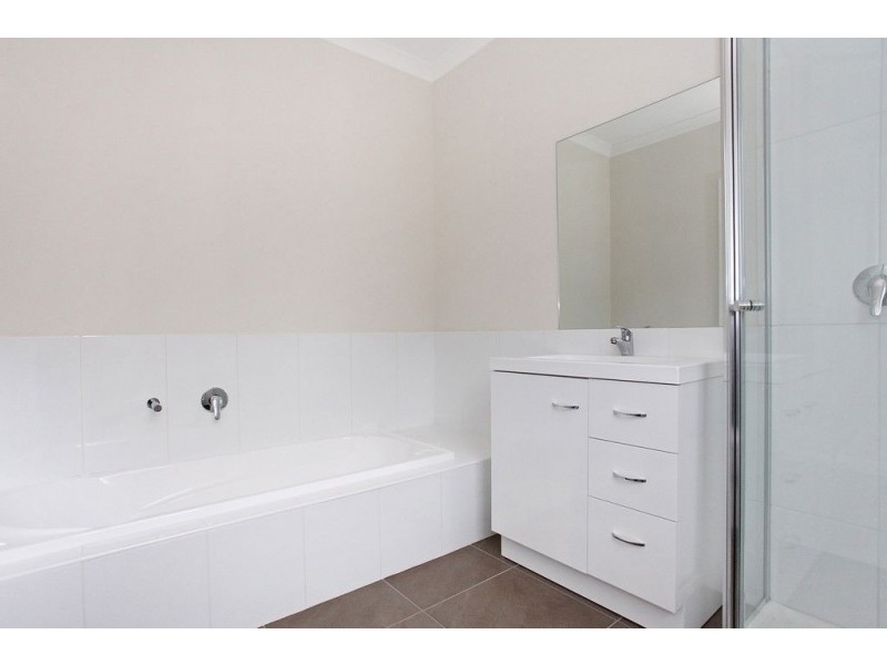2/12 Andrew Street, Mooroolbark VIC 3138