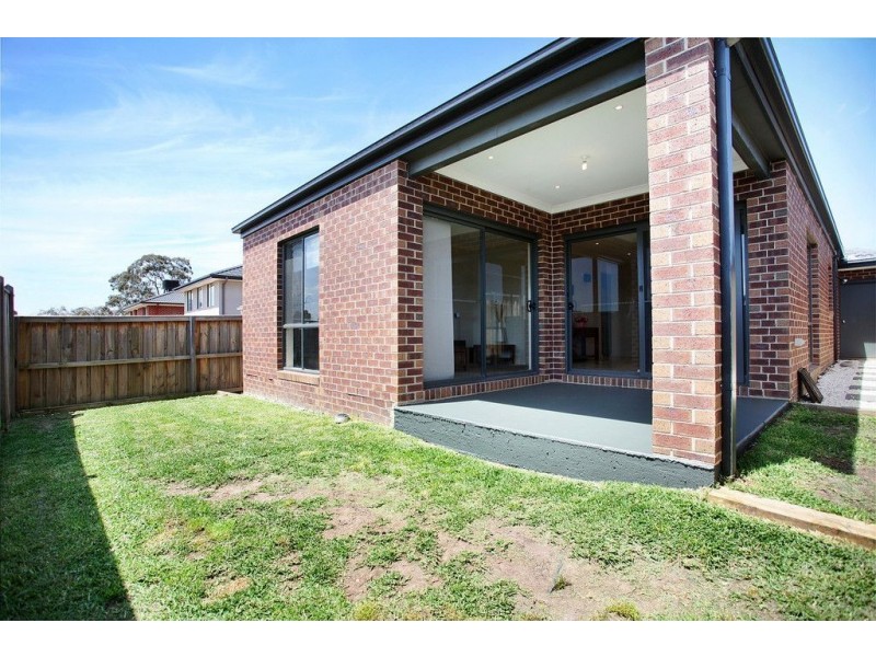 12 Temple Miles Road, Croydon VIC 3136