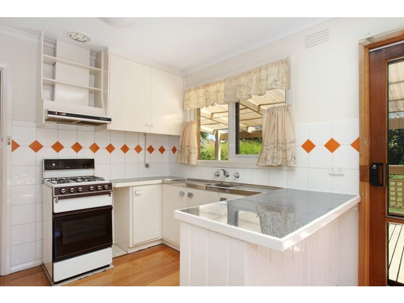 62 Sevenoaks Avenue, Croydon VIC 3136