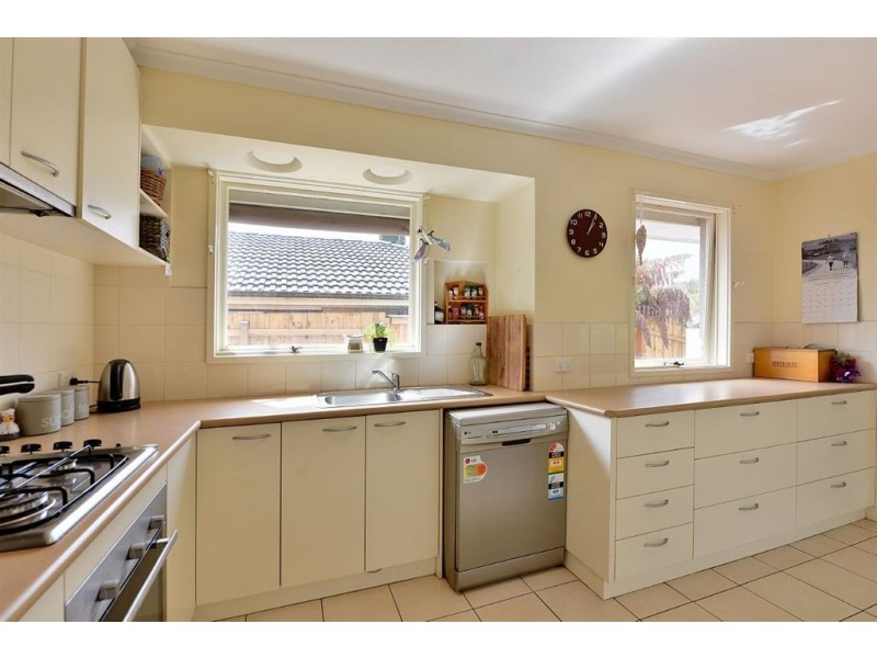 18 Elisdon Avenue, Seaford VIC 3198