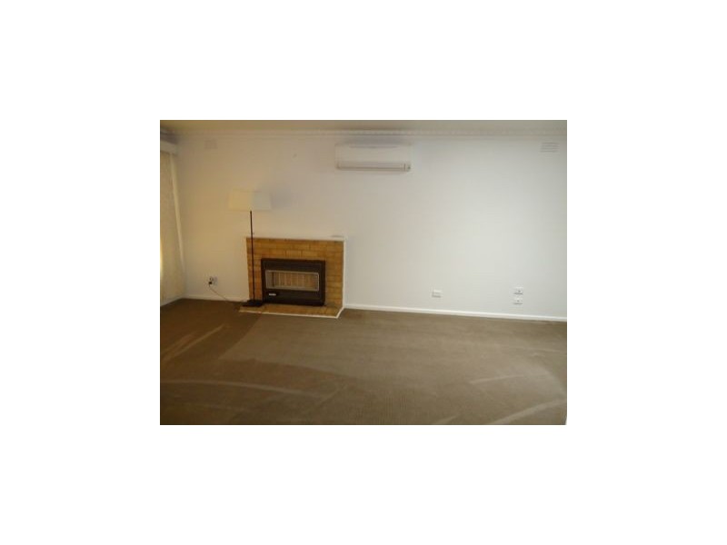 10 Mahoney Cres, Seaford VIC 3198