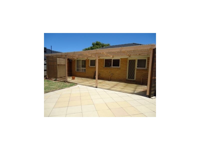 10 Mahoney Cres, Seaford VIC 3198