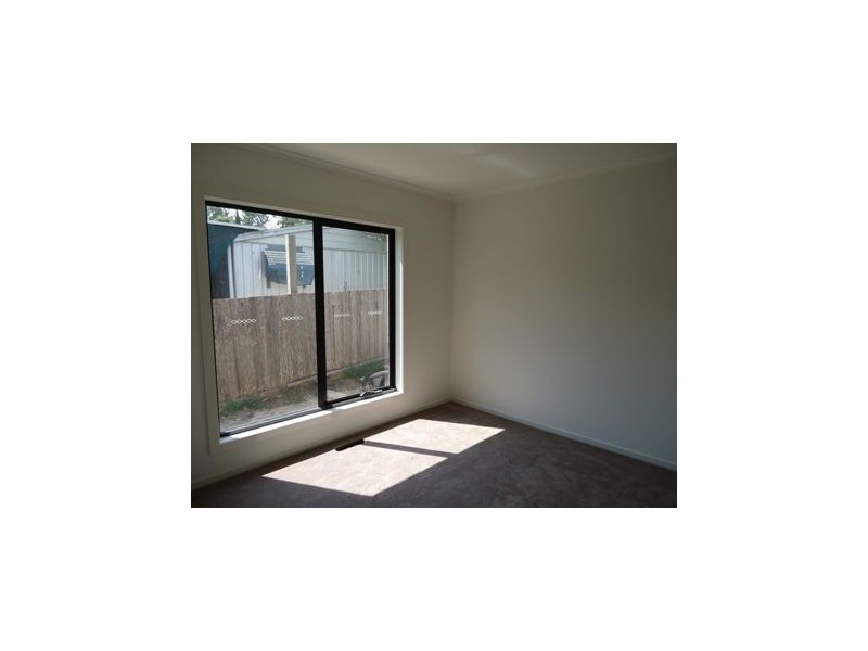 2/12 Zina Grove, Mooroolbark VIC 3138