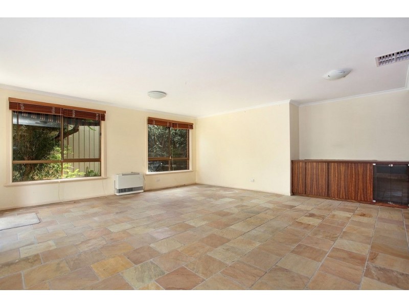 17 Broughton Avenue, Croydon VIC 3136