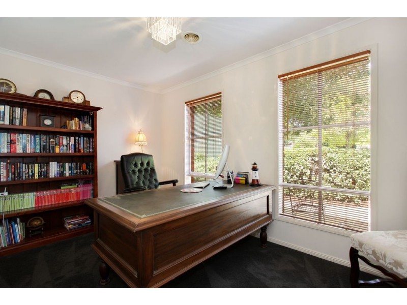 4 Goldentree Drive, Chirnside Park VIC 3116