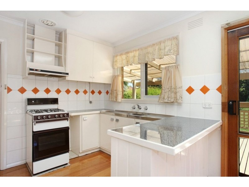 62 Sevenoaks Avenue, Croydon VIC 3136