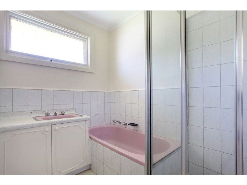 62 Sevenoaks Avenue, Croydon VIC 3136