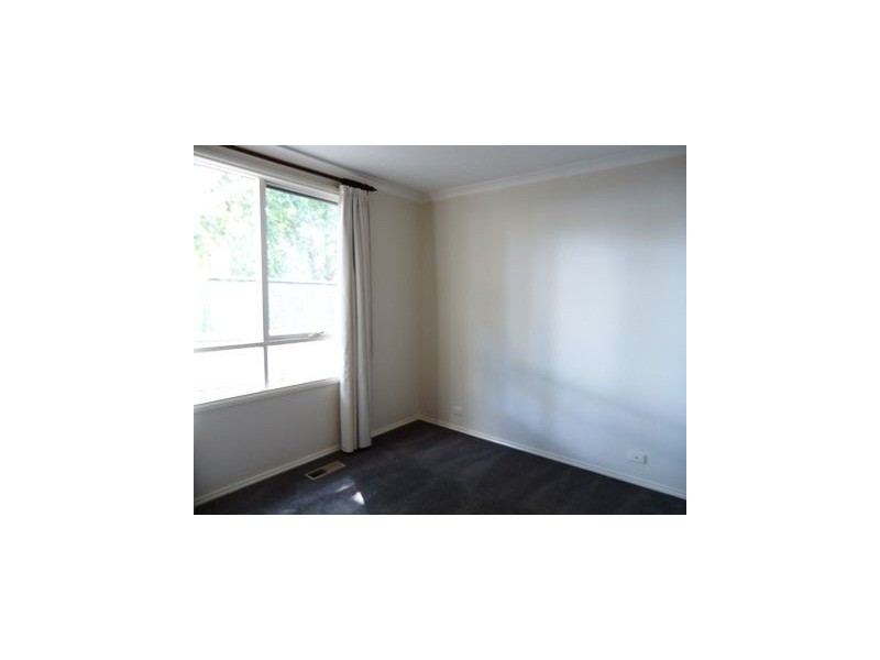 2/5A Taylors Road, Croydon VIC 3136