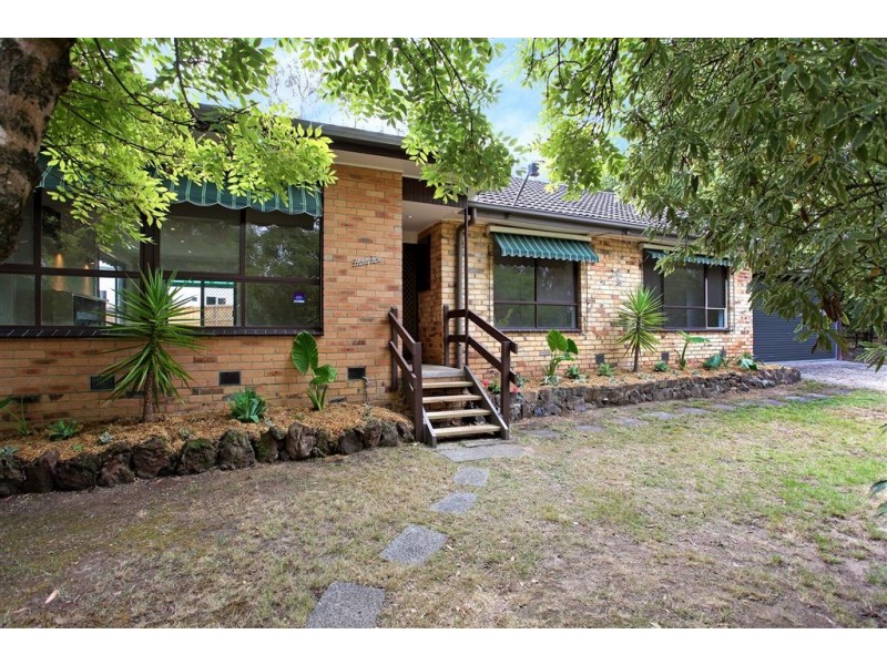 35 Lincoln Road, Croydon VIC 3136