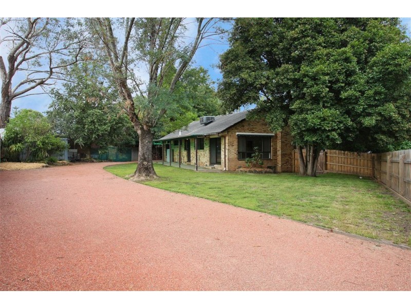 35 Lincoln Road, Croydon VIC 3136