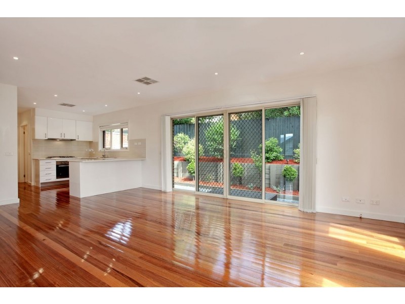 1/27 Lucille Avenue, Croydon South VIC 3136