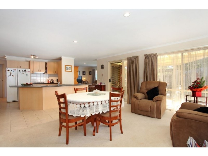 39 Grierson Drive, Kilsyth VIC 3137