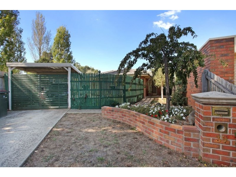 39 Grierson Drive, Kilsyth VIC 3137