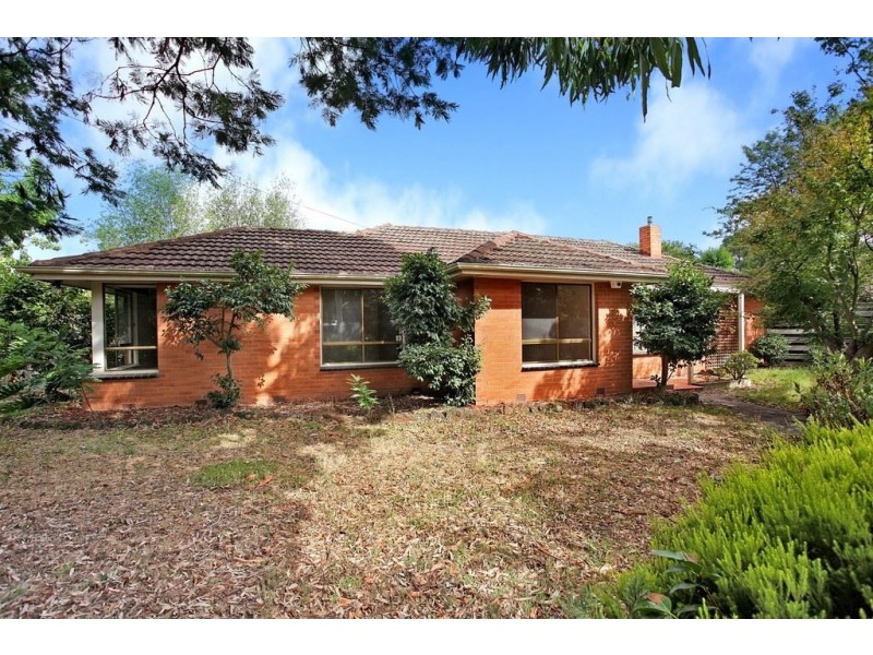 17 Broughton Avenue, Croydon VIC 3136