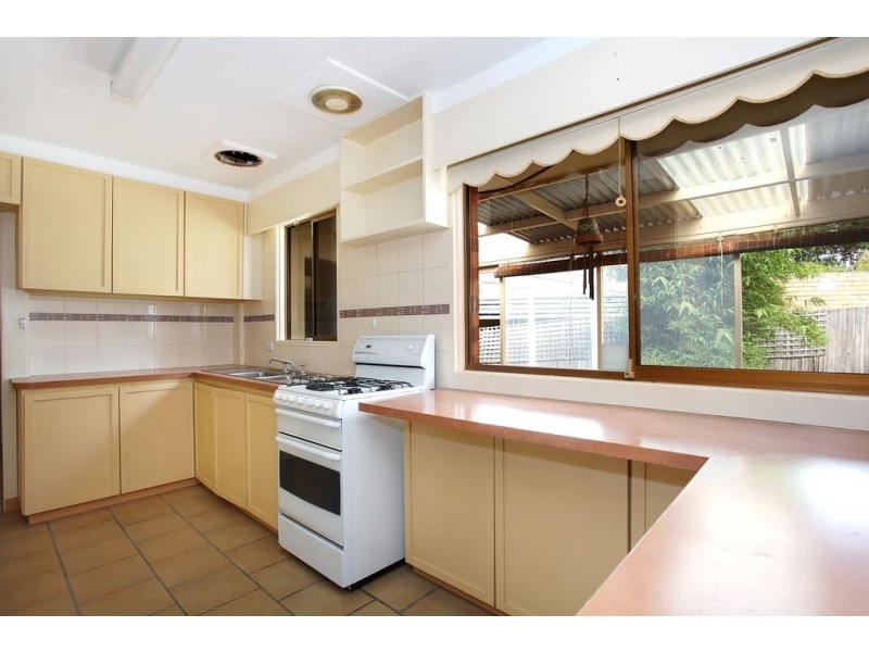 17 Broughton Avenue, Croydon VIC 3136