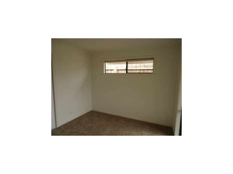 2/43 Edward Road, Chirnside Park VIC 3116