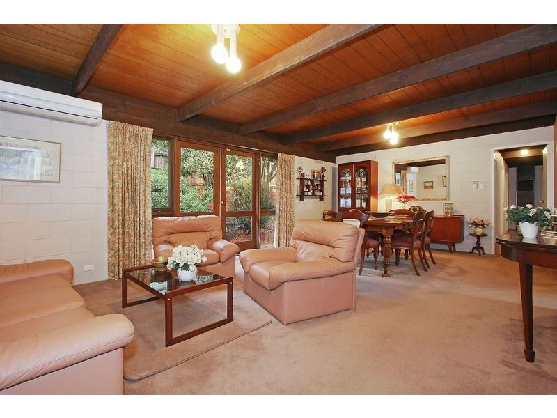 16 Glenwood Drive, Croydon VIC 3136