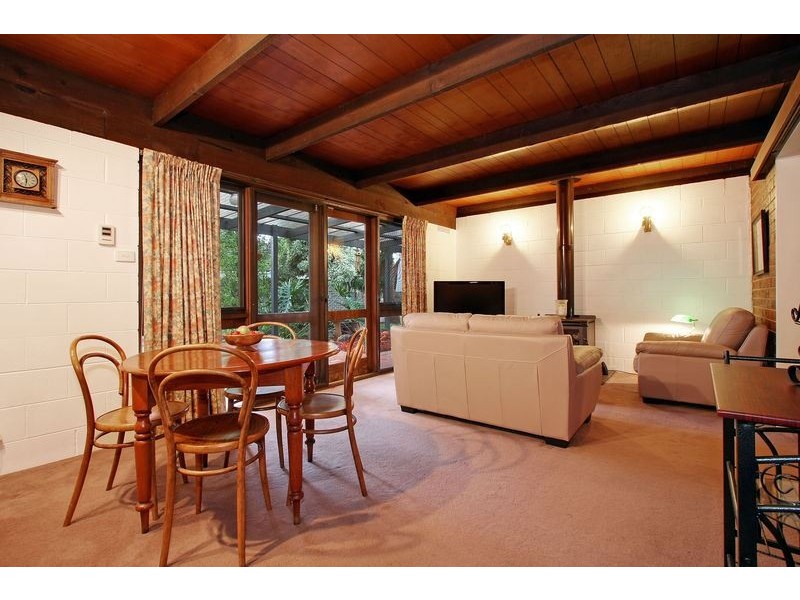 16 Glenwood Drive, Croydon VIC 3136