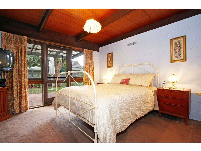 16 Glenwood Drive, Croydon VIC 3136