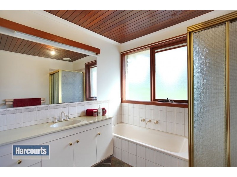 17 Dalry Avenue, Park Orchards VIC 3114