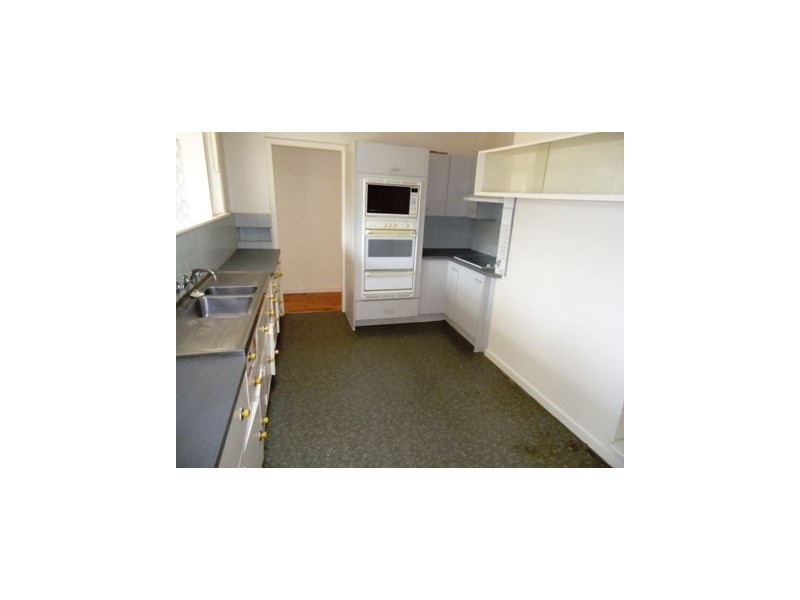 42 Ruskin Avenue, Croydon VIC 3136