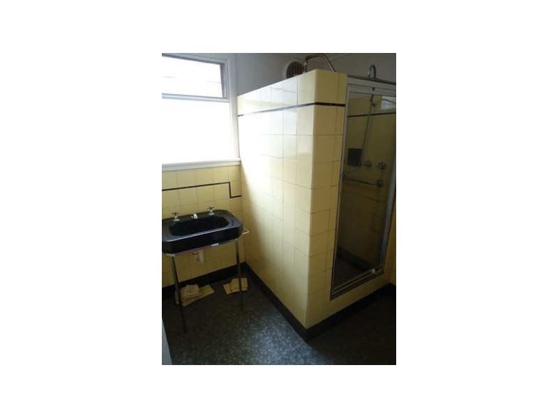 42 Ruskin Avenue, Croydon VIC 3136