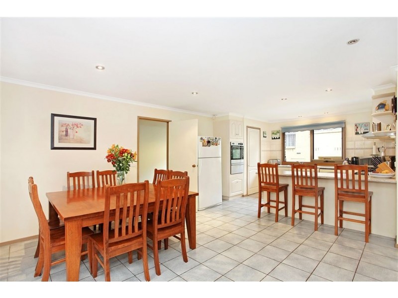 20 Nangathan Way, Croydon North VIC 3136