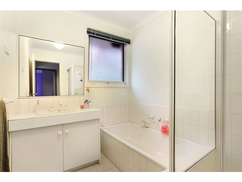 20 Nangathan Way, Croydon North VIC 3136