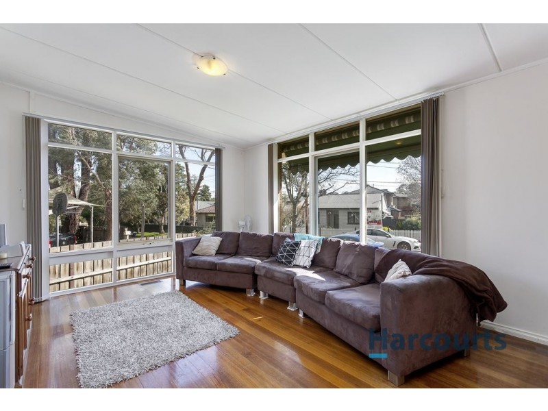 8 Carlyle Street, Croydon VIC 3136