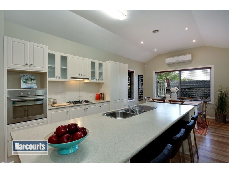 11 Ellesmere Avenue, Croydon VIC 3136