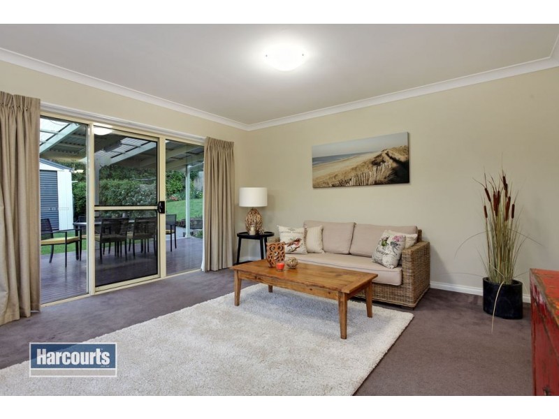 11 Ellesmere Avenue, Croydon VIC 3136