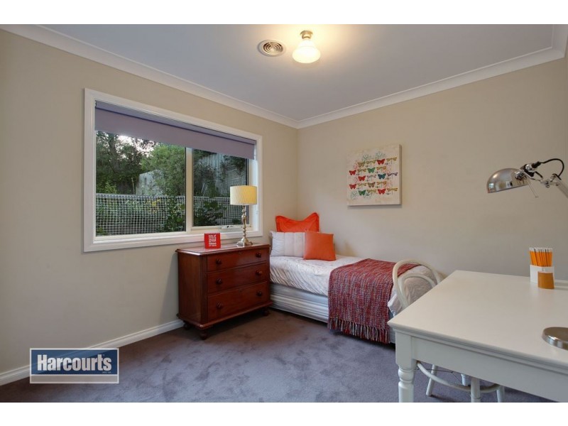 11 Ellesmere Avenue, Croydon VIC 3136