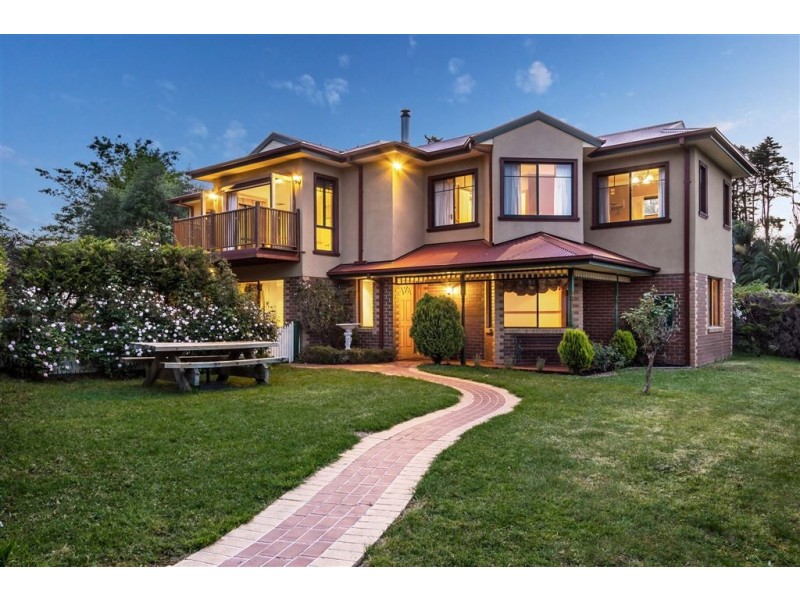 16 The Briars, Mooroolbark VIC 3138