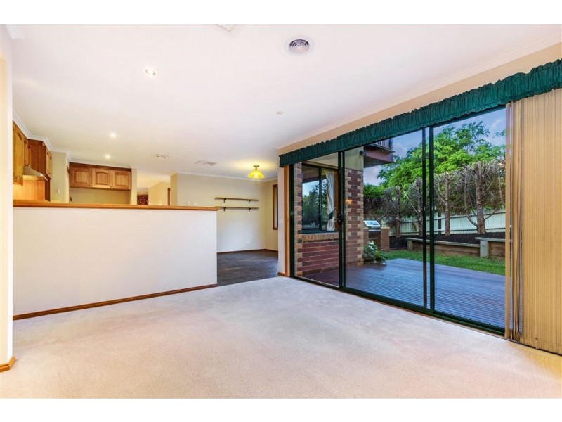 16 The Briars, Mooroolbark VIC 3138