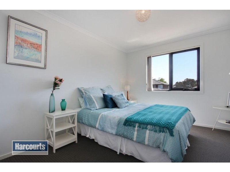 16 Evans Drive, Croydon VIC 3136