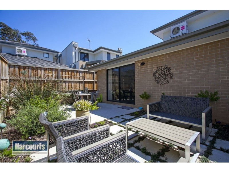 16 Evans Drive, Croydon VIC 3136