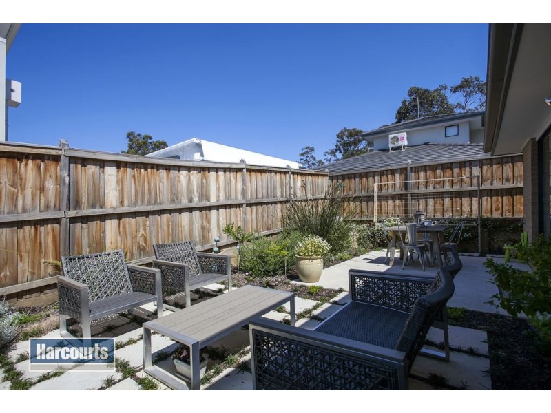 16 Evans Drive, Croydon VIC 3136