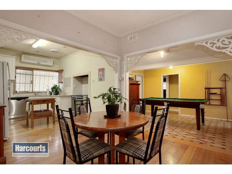 1/8 Clement Crescent, Croydon VIC 3136